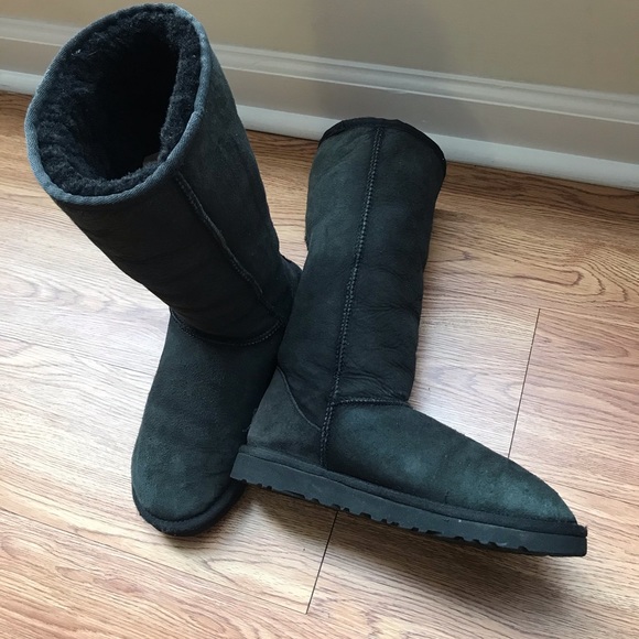 Ugg - Picture 6 of 6